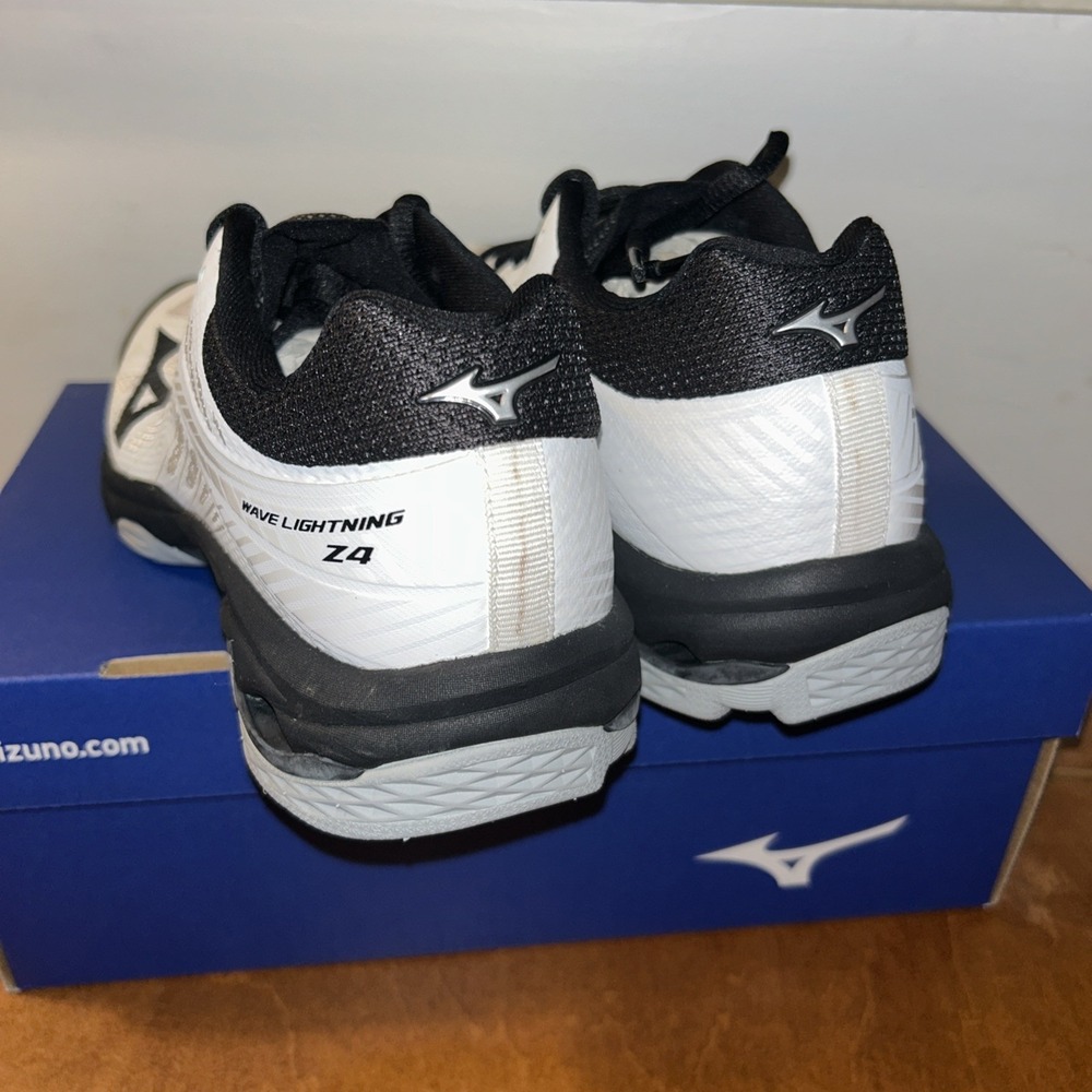 Mizuno Womens Size 7.5 White Black Wave Lightning Z4 Athletic Running Sneakers - Picture 4 of 9